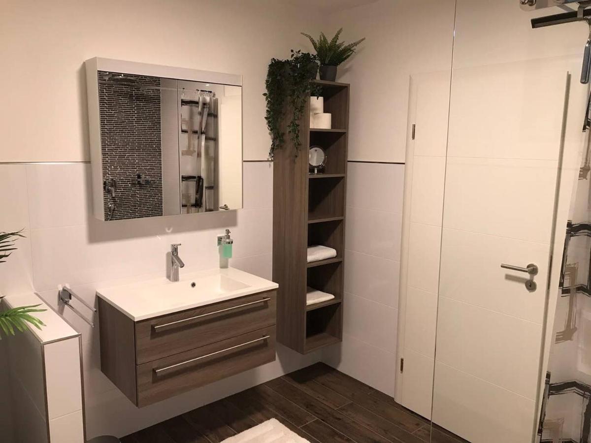 Ferienwohnung Jobst - Ruhig Mit Blick Ins Gruene Nittenau Exterior photo